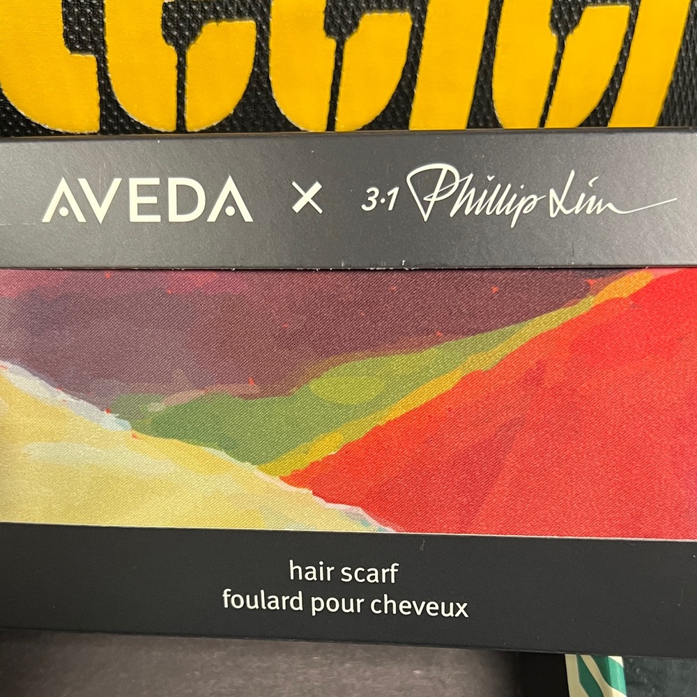 AVEDA x Philip Lim Nutriplenish Set with Colorful Design - Picture 4 of 5